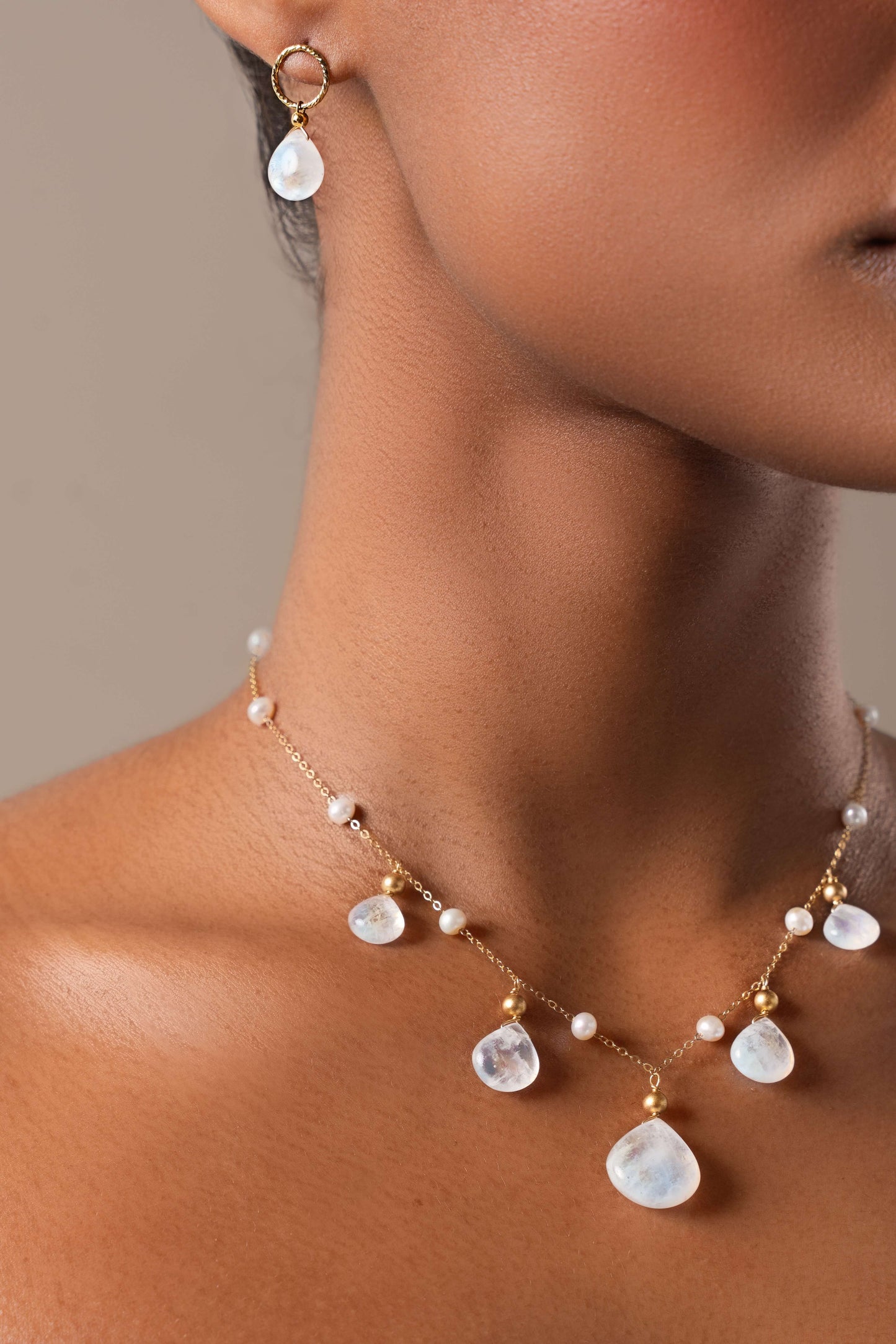 Vida Moonstone Necklace
