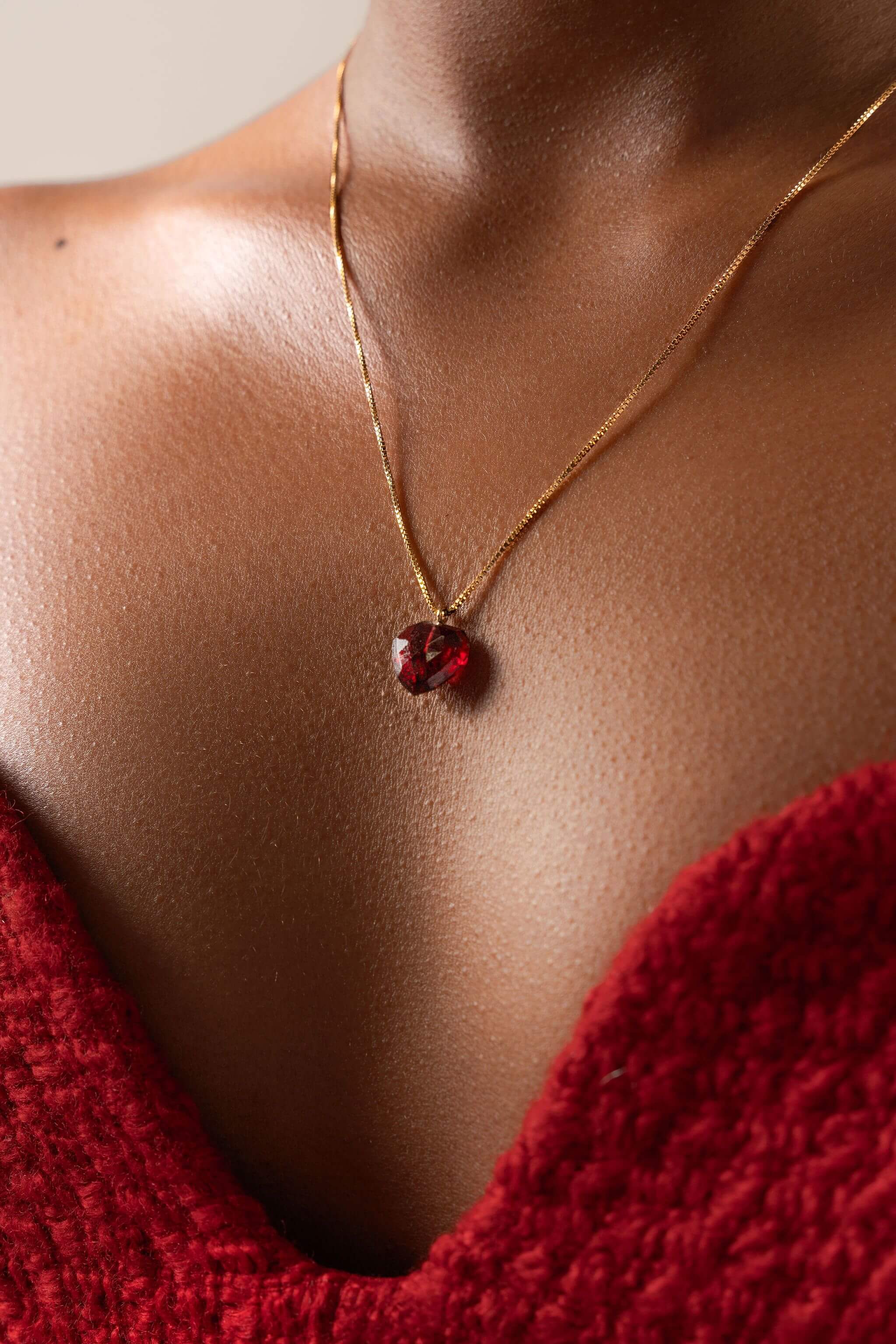 Garnet heart hot sale necklace gold