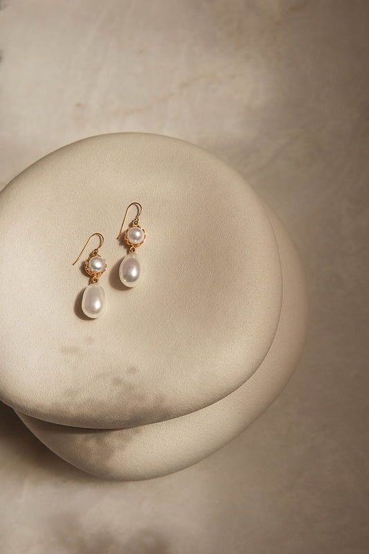 Mira Pearl Earrings