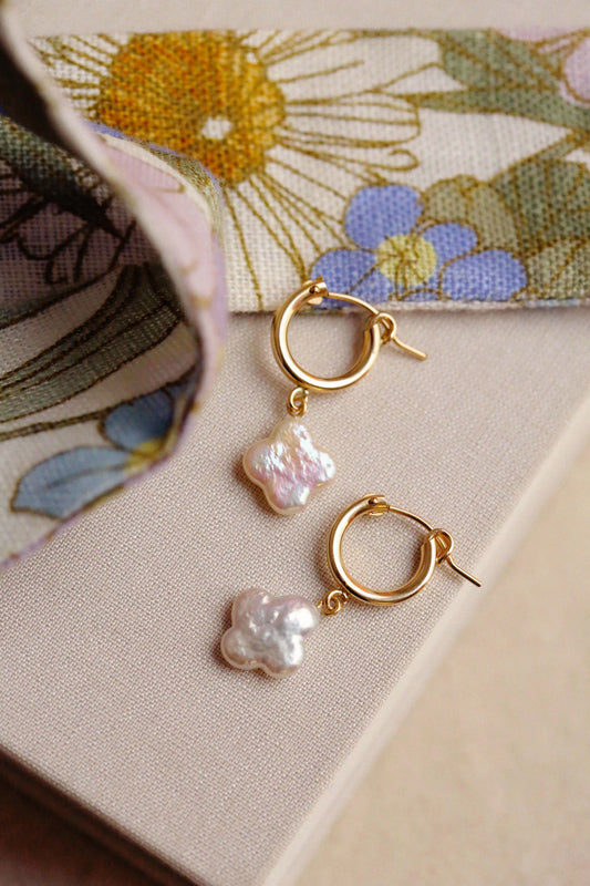 Anaïs Pearl Earrings